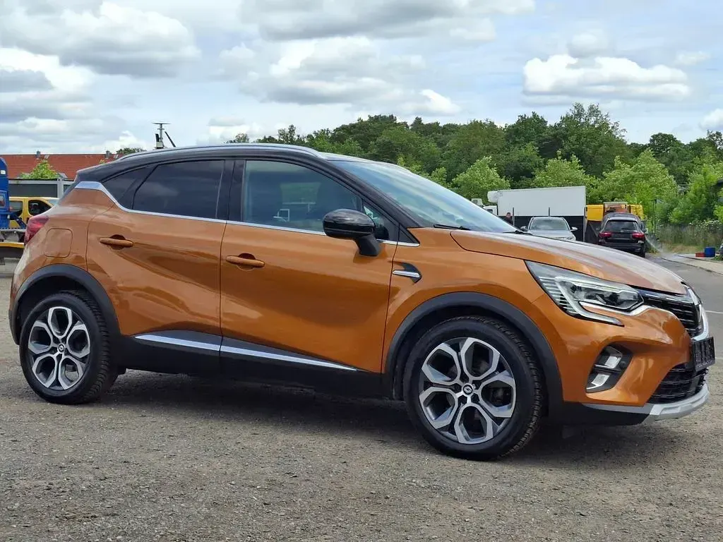 Gebraucht Renault Captur Intens 158 PS (116 kW) 2022 Braun SUV