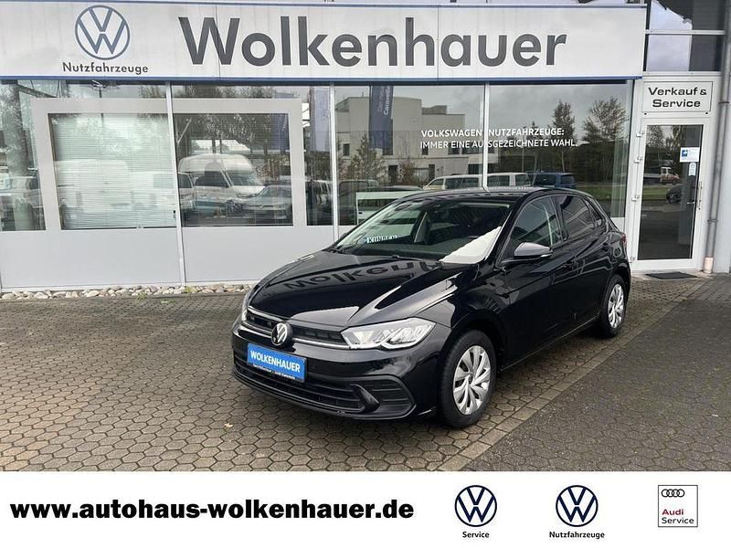 Deep black perleffekt (metallic) Gebraucht 2022 VW Polo Life Limousine | 17.450 € (Fairer Preis) - Bild 1/4