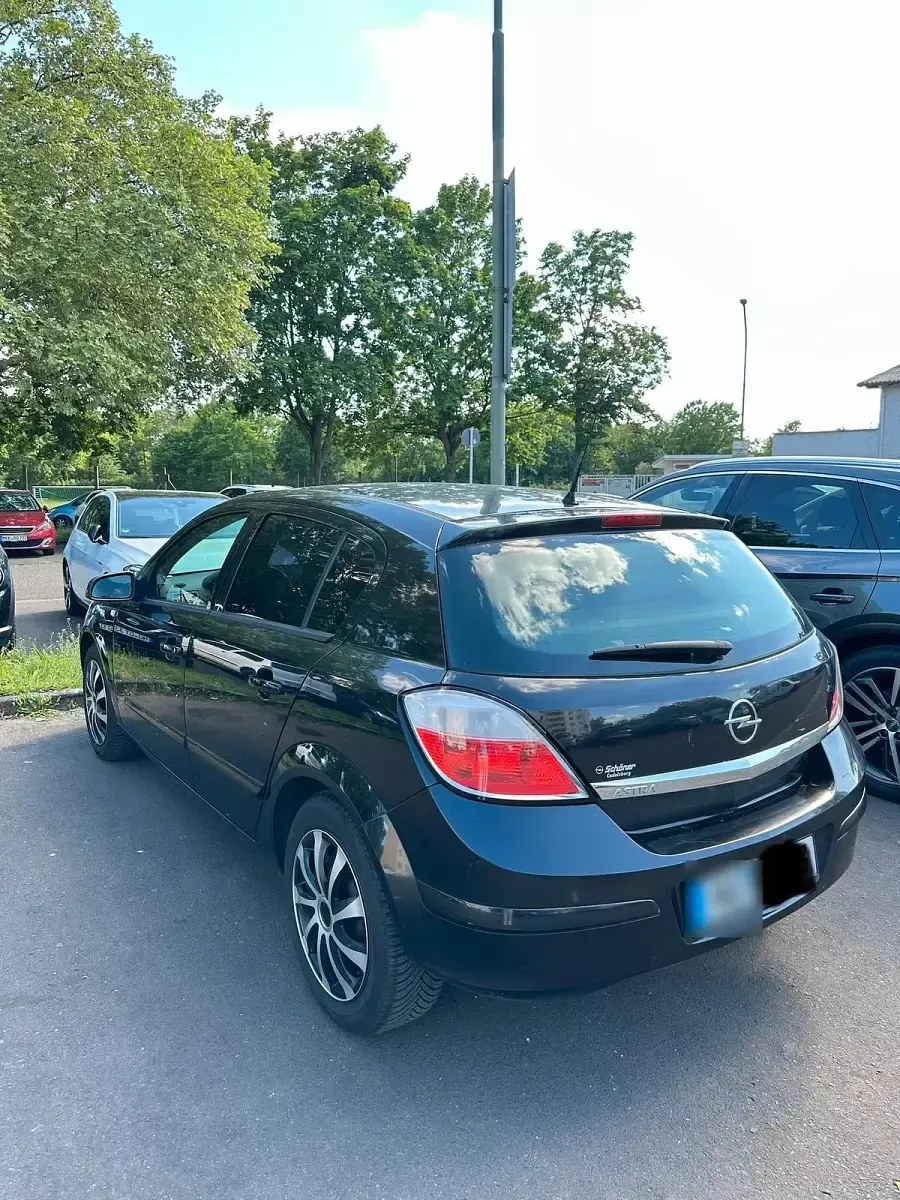 Usata Opel Astra 90 CV (66 kW) 2005 Nero Station wagon