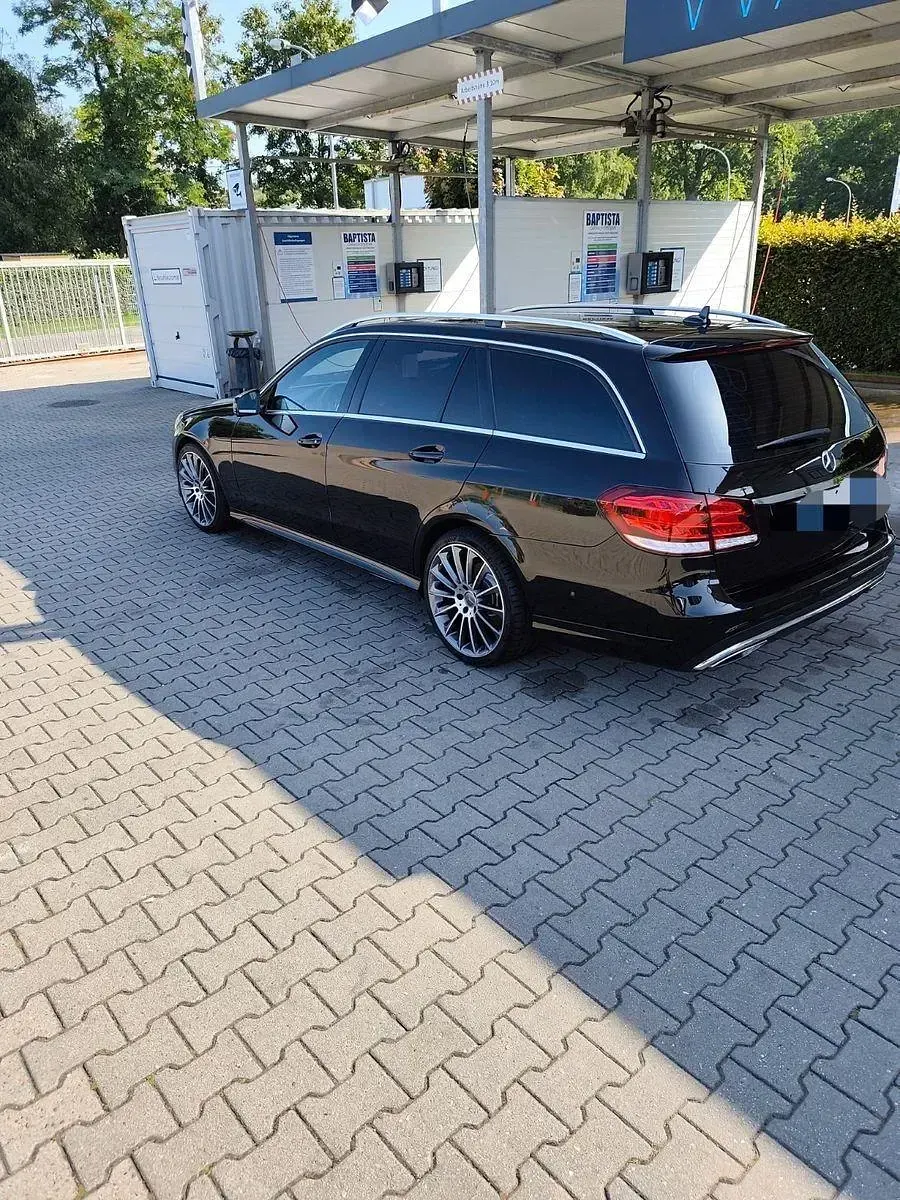 Gebraucht Mercedes E350 Avantgarde 252 PS (185 kW) 2014 Schwarz Limousine