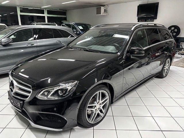 Schwarz Gebraucht 2017 Mercedes E220 AMG line Limousine | 21.390 € (Superpreis) - Bild 1/4