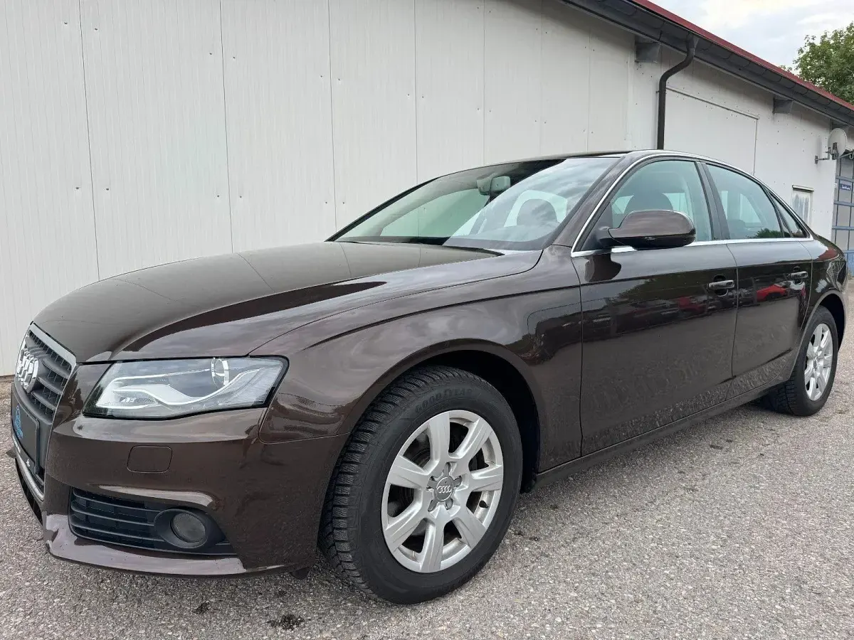 Gebraucht Audi A4 Ambiente 160 PS (117 kW) 2011 Braun Limousine