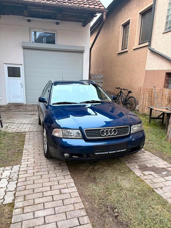 Blau Gebraucht 1998 Audi A4 Kombi | 1.500 € (Guter Preis) - Bild 1/4