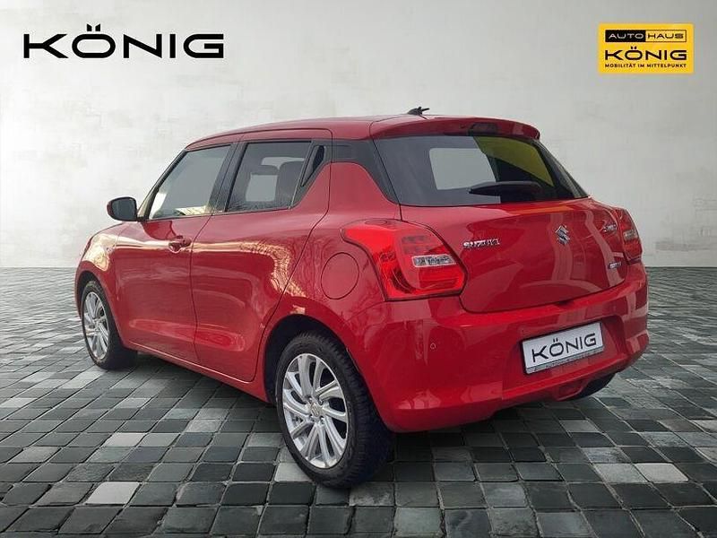 Gebraucht Suzuki Swift Comfort 83 PS (61 kW) 2023 Rot Kleinwagen