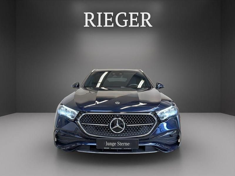 Gebraucht Mercedes E220 AMG 197 PS (144 kW) 2024 Blau Kombi