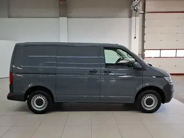 Gebraucht VW Transporter 150 PS (110 kW) 2021 Pure grey Van