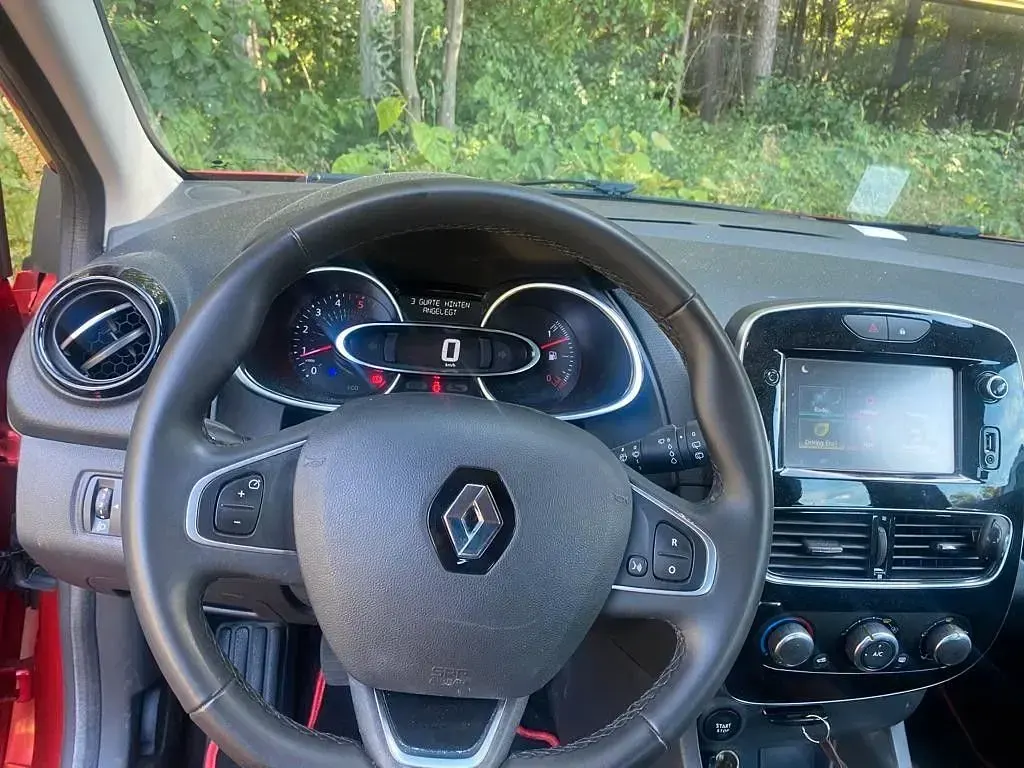 Gebraucht Renault Clio 90 PS (66 kW) 2017 Rot Limousine