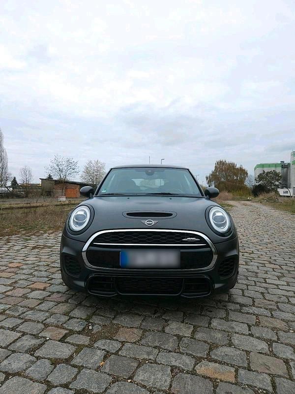 Gebraucht Mini John Cooper Works 231 PS (169 kW) 2018 Schwarz Kleinwagen