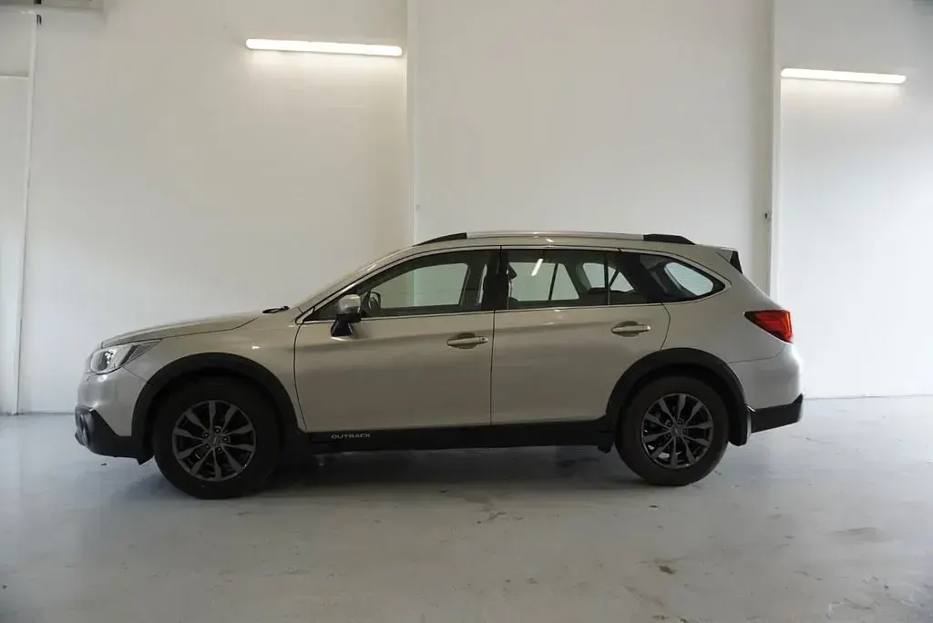 Gebraucht Subaru Outback 175 PS (128 kW) 2015 Gold Kombi