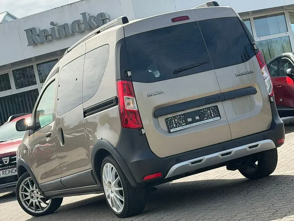 Gebraucht Dacia Dokker Stepway 95 PS (69 kW) 2019 Beige Van / Kleinbus