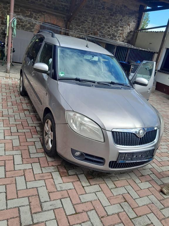 Grau Gebraucht 2007 Skoda Roomster Comfort Kombi | 1.399 € (Fairer Preis) - Bild 1/4