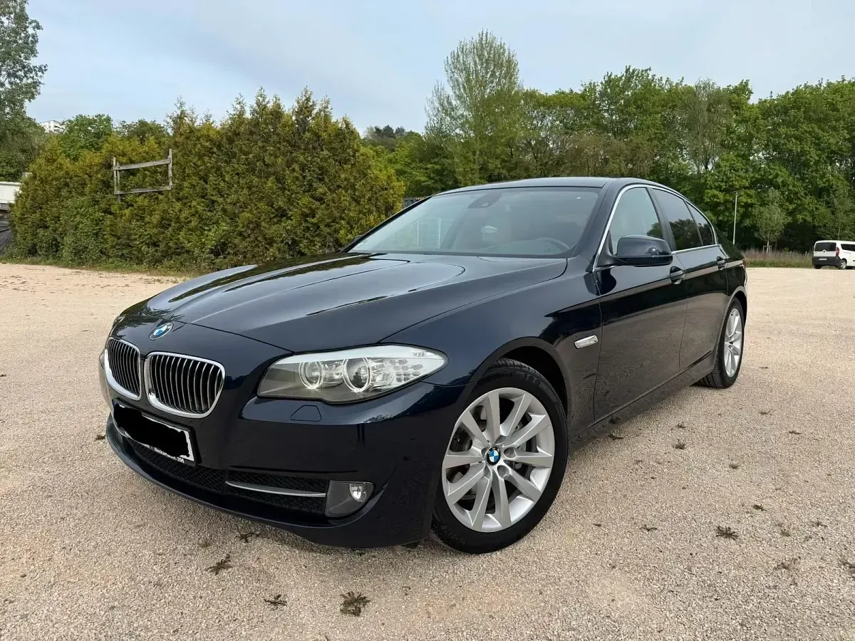 Gebraucht BMW 523 204 PS (150 kW) 2010 Blau Limousine