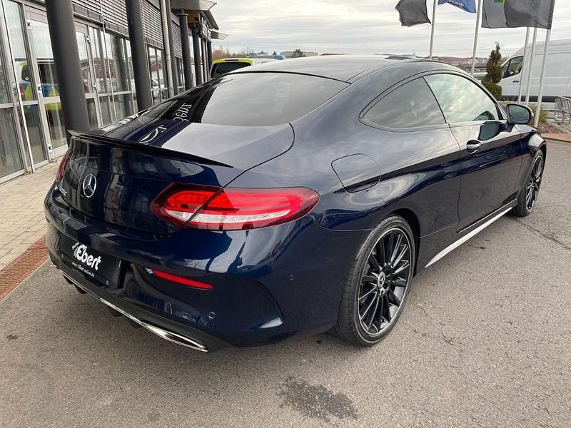 Gebraucht Mercedes C200 AMG 184 PS (135 kW) 2021 Blau Coupé
