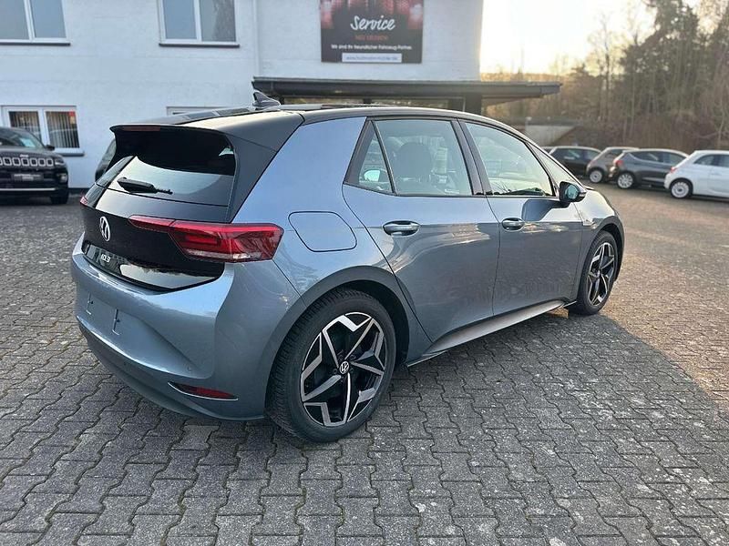Gebraucht VW ID.3 Pure 110 kW (150 PS) 2021 Blau Kleinwagen