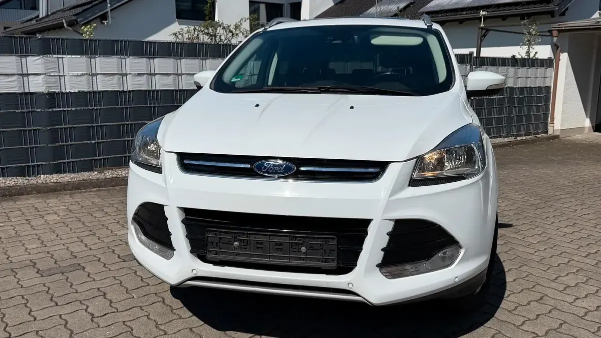 Usado Ford Kuga 140 HP (102 kW) 2014 Branco SUV