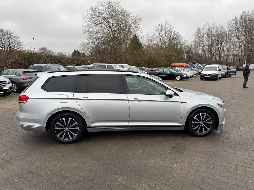 Używany VW Passat Trendline 120 KM (88 kW) 2017 Srebrny Kombi