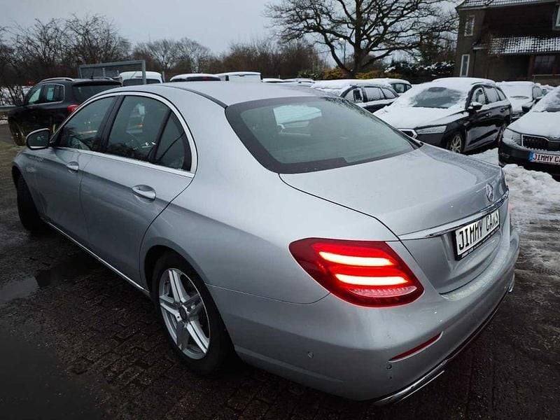Gebraucht Mercedes E220 Avantgarde 194 PS (142 kW) 2016 Silber Limousine