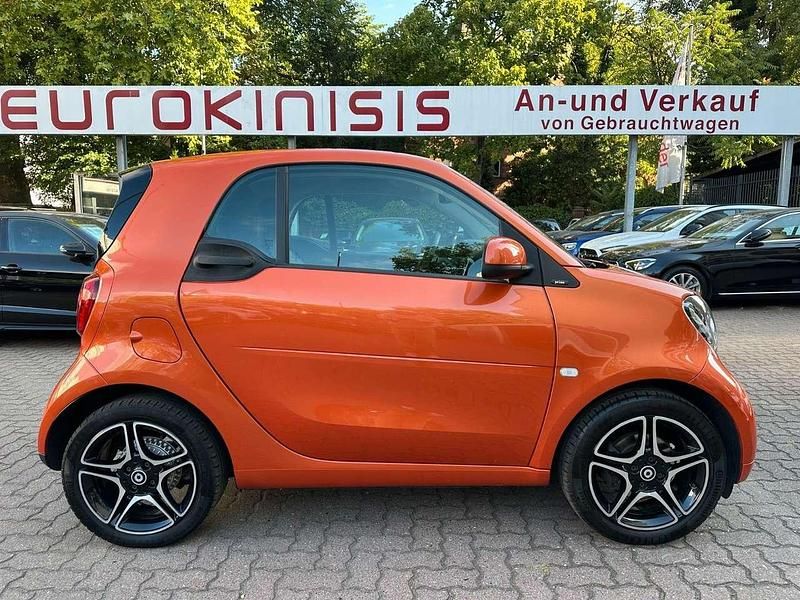 Orange Gebraucht 2018 Smart ForTwo Coupé Prime Kleinwagen | 18.888 € (Teuer) - Bild 1/4