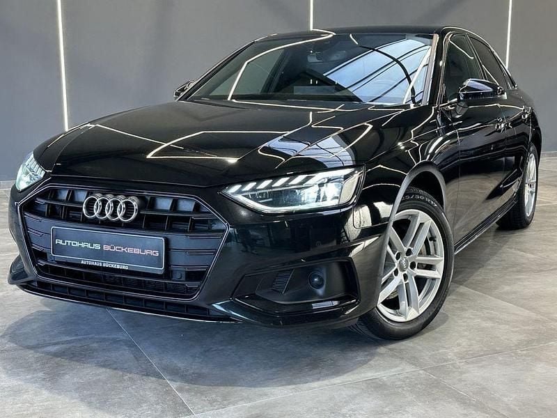 Mythosschwarz metallic Gebraucht 2021 Audi A4 Advanced Plus Limousine | 27.500 € (Etwas zu teuer) - Bild 1/4