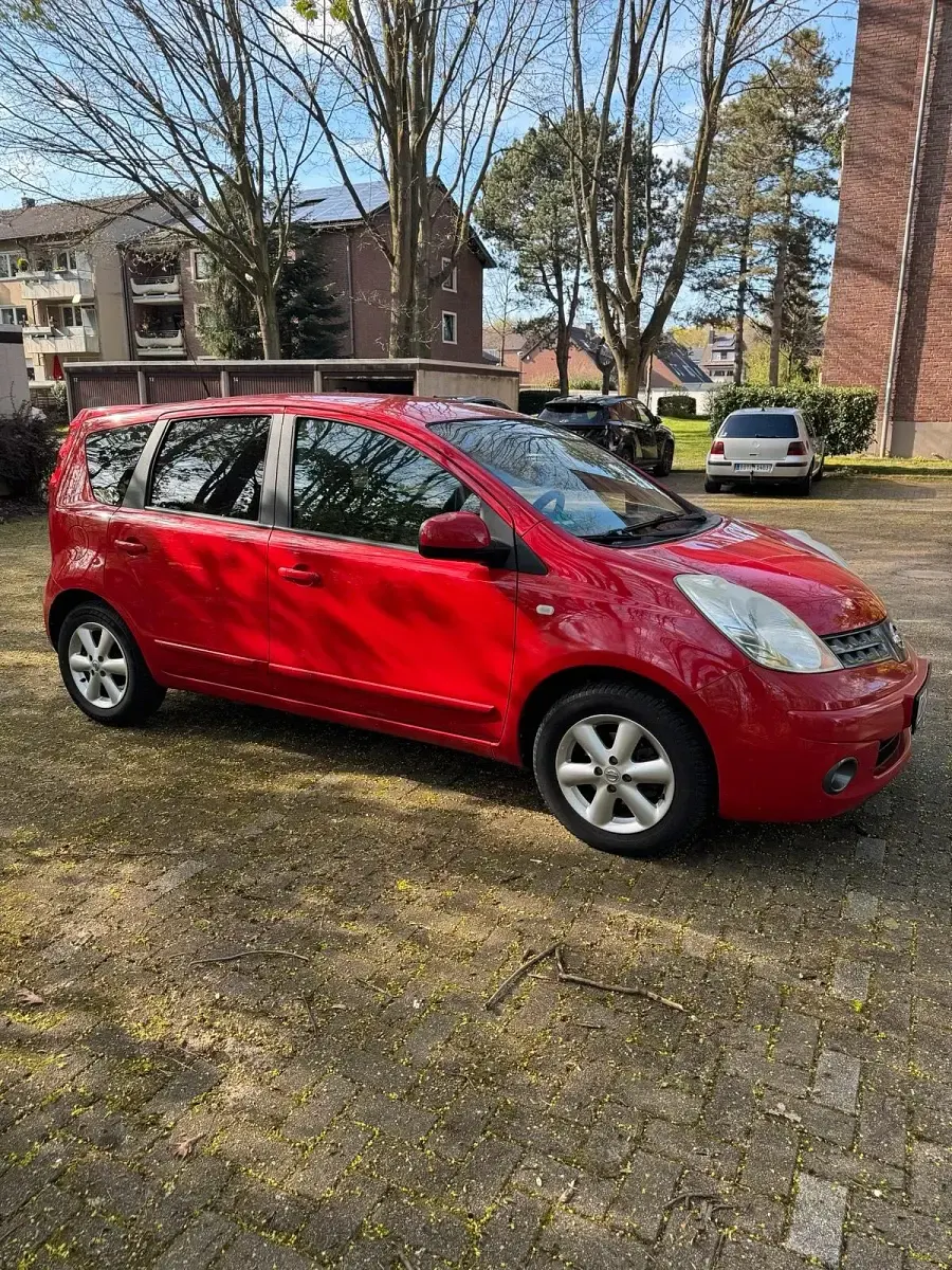 Usata Nissan Note 85 CV (62 kW) 2008 Rosso Utilitaria