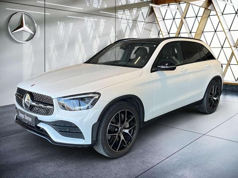 Gebraucht Mercedes GLC300 AMG 258 PS (189 kW) 2021 Unilack polarweiß SUV