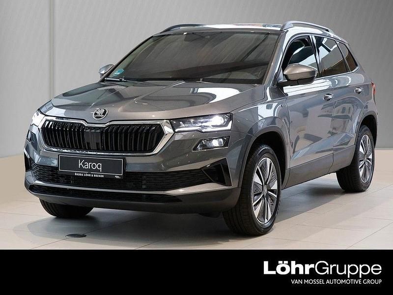 Graphitegrau metallic Gebraucht 2025 Skoda Karoq Drive SUV | 38.980 € (Fairer Preis) - Bild 1/4