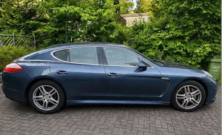 Gebraucht Porsche Panamera 4S 400 PS (294 kW) 2010 Blau Kleinwagen