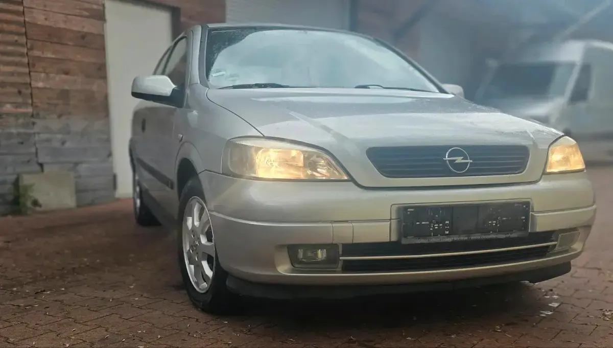 Occasion Opel Astra 100 ch (73 kW) 2002 Argent Citadine