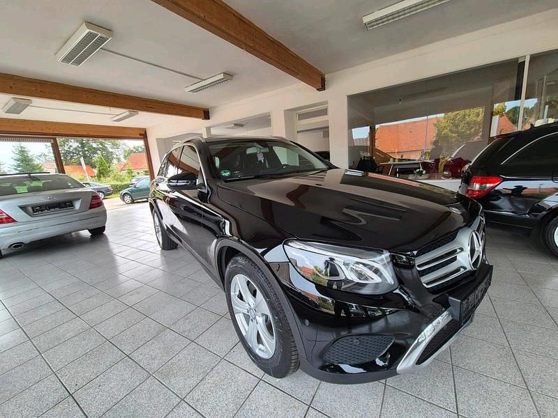 Schwarz Gebraucht 2016 Mercedes GLC220 SUV | 18.000 € (Guter Preis) - Bild 1/4