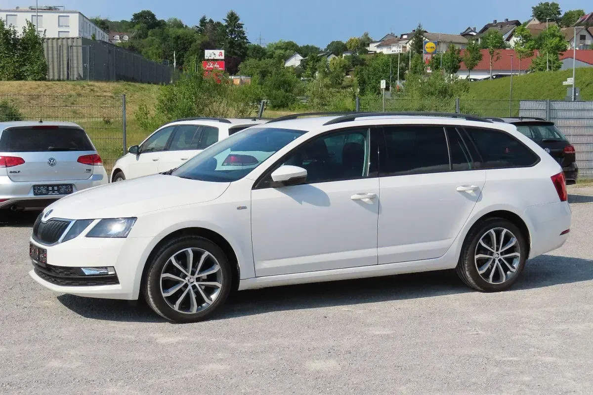Gebraucht Skoda Octavia Soleil 150 PS (110 kW) 2020 Weiß Kombi