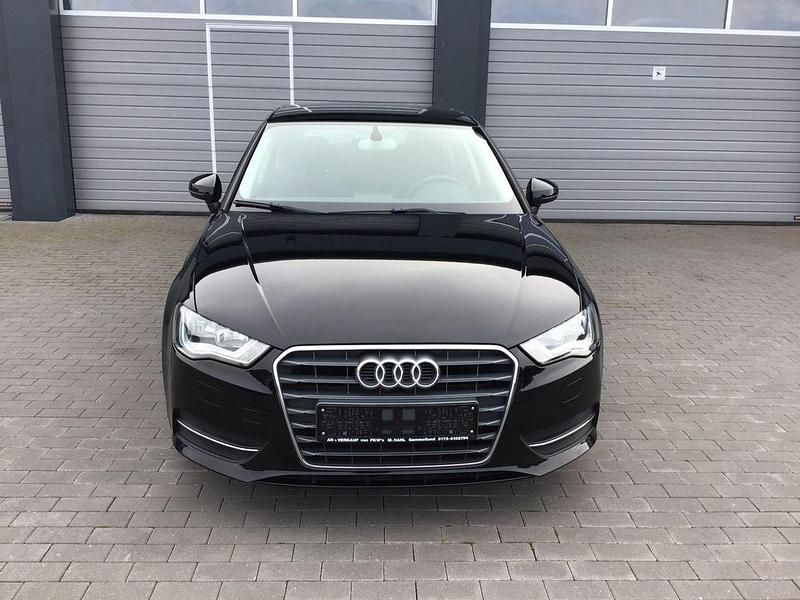 Gebraucht Audi A3 Attraction 110 PS (80 kW) 2015 Schwarz Limousine