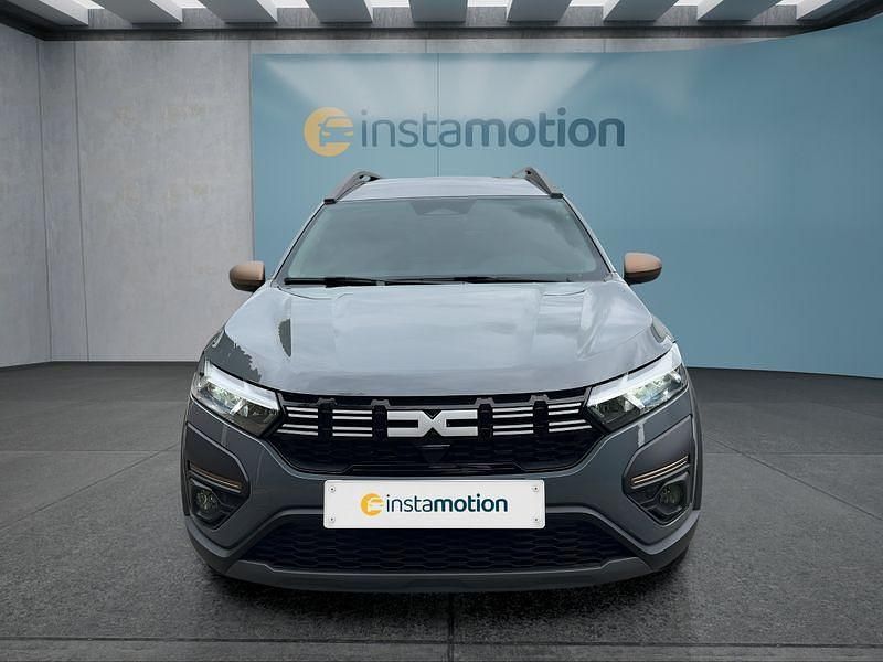 Neu Dacia Jogger 141 PS (103 kW) 2025 Grau Van / Kleinbus