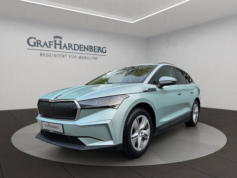 Arcticsilber metallic Gebraucht 2022 Skoda Enyaq iV SUV | 28.660 € (Fairer Preis) - Bild 1/4