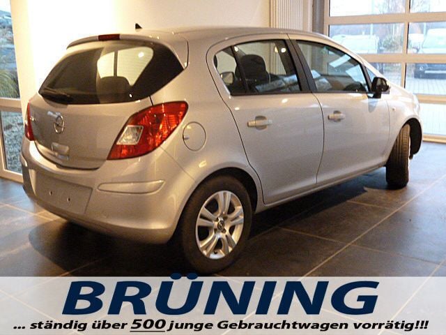 Używany Opel Corsa Selective 86 KM (63 kW) 2013 Srebrny Hatchback