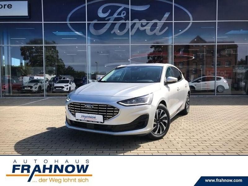 Gebraucht Ford Focus Titanium 125 PS (91 kW) 2025 Polarsilber metallic (silber) Limousine
