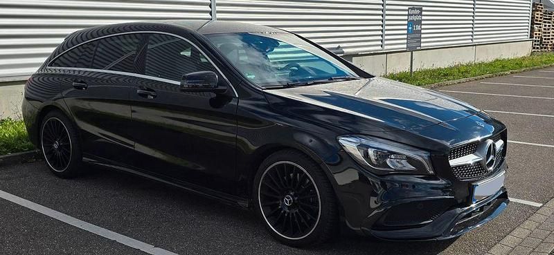 Schwarz Gebraucht 2016 Mercedes CLA220 Shooting Brake AMG Kombi | 20.150 € (Fairer Preis) - Bild 1/4