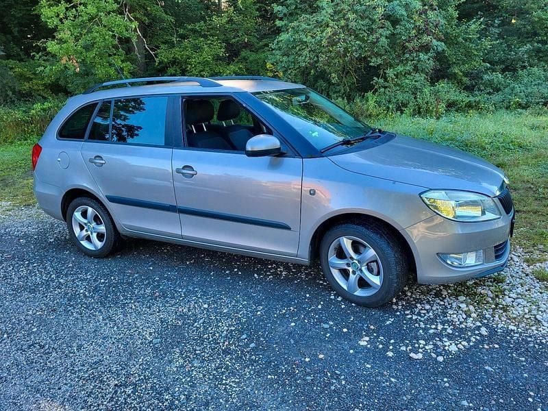 Gebraucht 2012 Skoda Fabia Kombi | 3.650 € (Fairer Preis) - Bild 1/4
