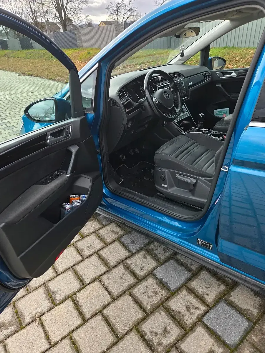 Gebraucht VW Touran 150 PS (110 kW) 2017 Blau Van / Kleinbus