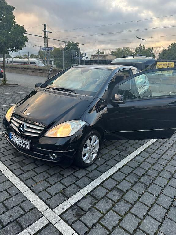 Gebraucht Mercedes A180 Avantgarde 109 PS (80 kW) 2009 Schwarz Kleinwagen