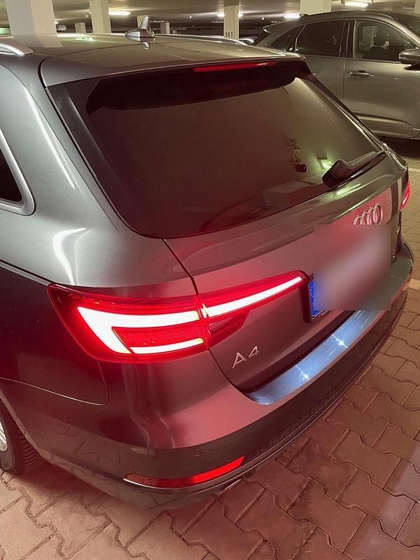 Gebraucht Audi A4 Sport 150 PS (110 kW) 2017 Grau Kombi