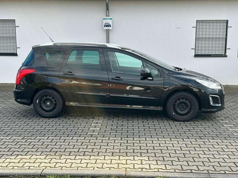 Gebraucht Peugeot 308 Active 111 PS (81 kW) 2011 Schwarz Kombi