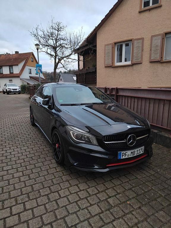 Schwarz Gebraucht 2015 Mercedes CLA250 Shooting Brake Kombi | 19.999 € (Fairer Preis) - Bild 1/4