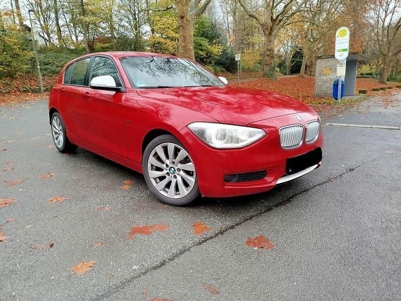 Rot Gebraucht 2013 BMW 118 Urban Line Kleinwagen | 6.450 € (Superpreis) - Bild 1/4