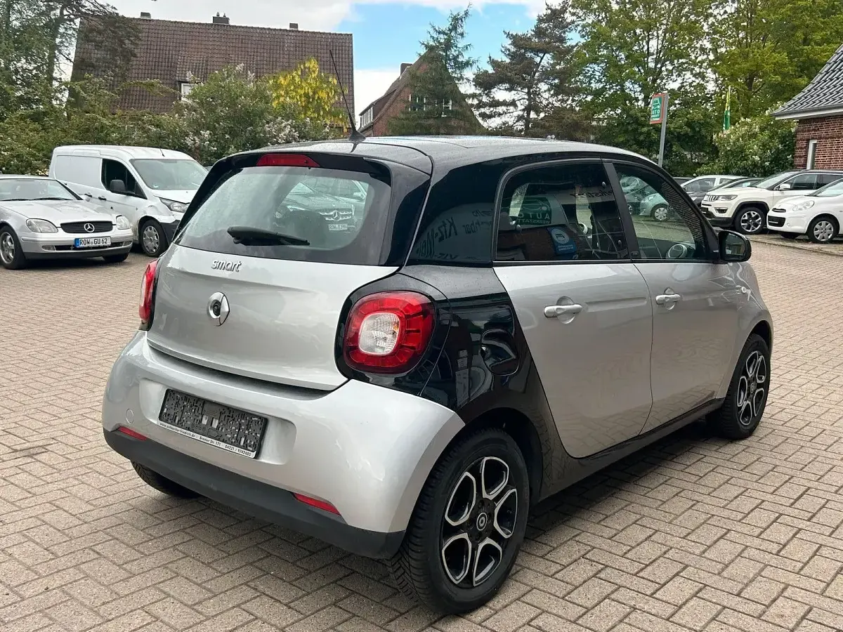 Używany Smart ForFour Prime 71 KM (52 kW) 2014 Srebrny Hatchback
