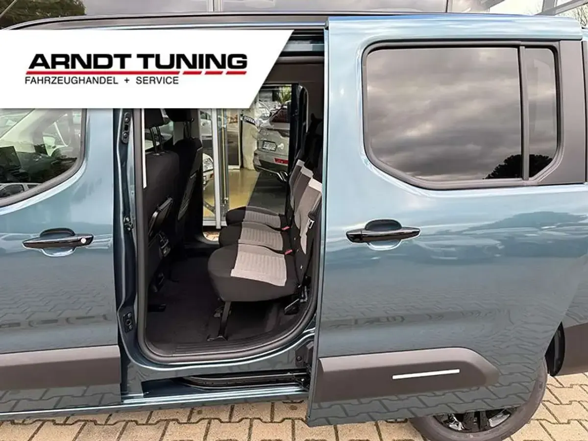 Neu Citroën Berlingo 131 PS (96 kW) 2025 Kiamablau met.lack Van / Kleinbus