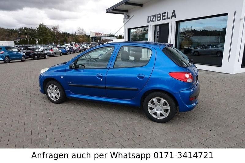 Gebraucht Peugeot 206 Urban Move 73 PS (53 kW) 2011 Blau Limousine