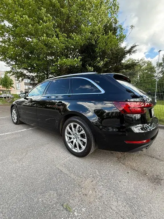 Używany Audi A4 150 KM (110 kW) 2017 Czarny Sedan/Limuzyna