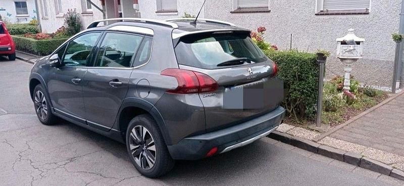 Grau Gebraucht 2018 Peugeot 2008 Allure SUV | 11.795 € (Fairer Preis) - Bild 1/4