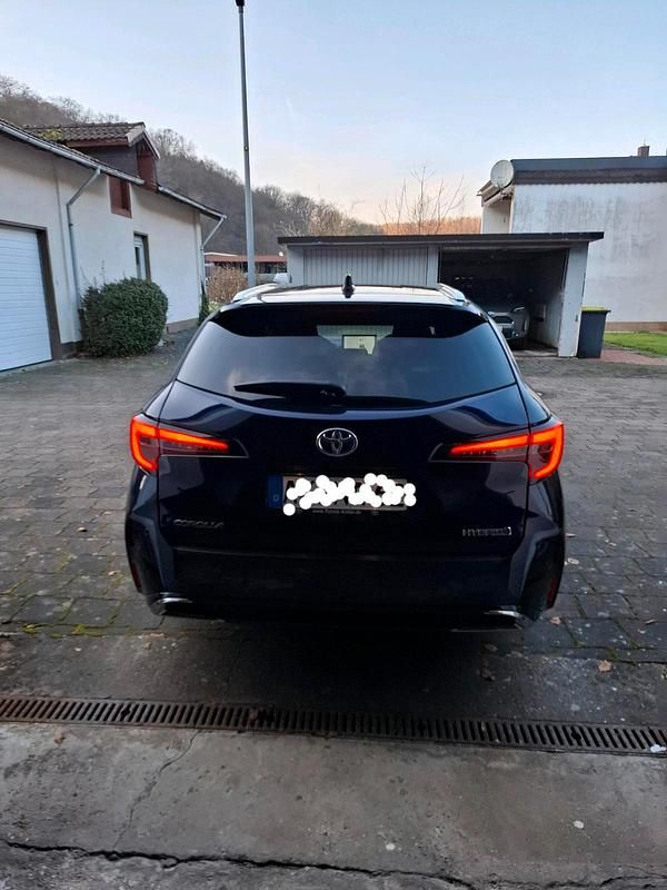 Gebraucht Toyota Corolla 196 PS (144 kW) 2023 Blau Kombi