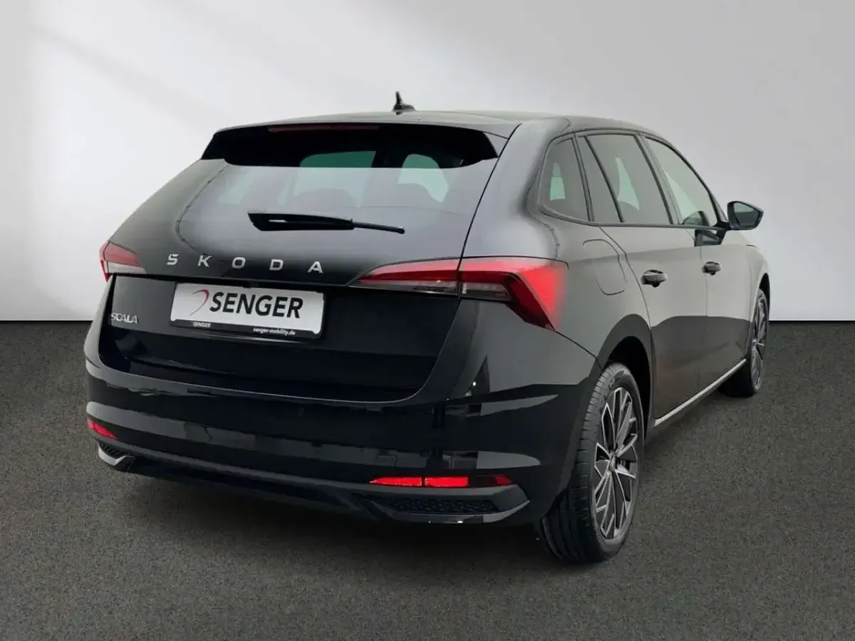Gebraucht Skoda Scala Comfort 150 PS (110 kW) 2026 Magic schwarz Kleinwagen